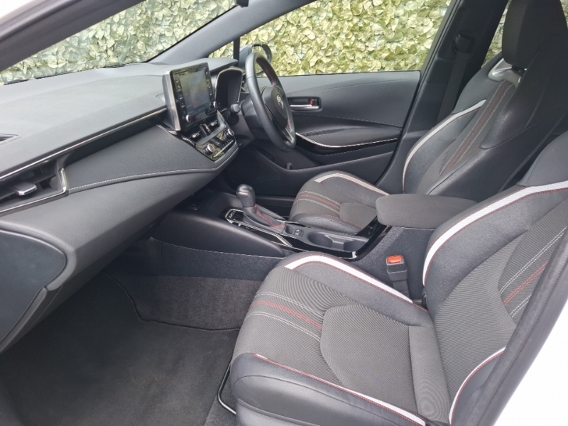 Toyota Corolla 1.8 Vvt-i Hybrid Gr Sport Cvt ST71ASZ White #5
