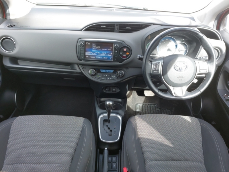 Toyota Yaris 1.5 Hybrid Icon Cvt SD17BKA Red #3
