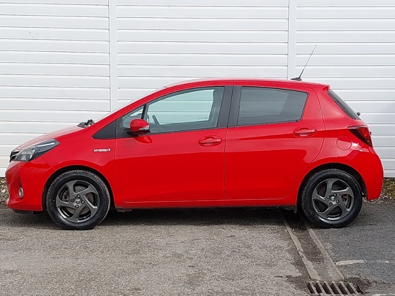 Toyota Yaris 1.5 Hybrid Icon Cvt SD17BKA Red #4
