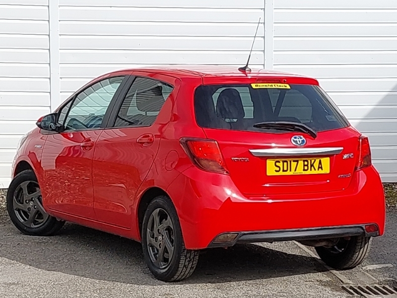 Toyota Yaris 1.5 Hybrid Icon Cvt SD17BKA Red #2
