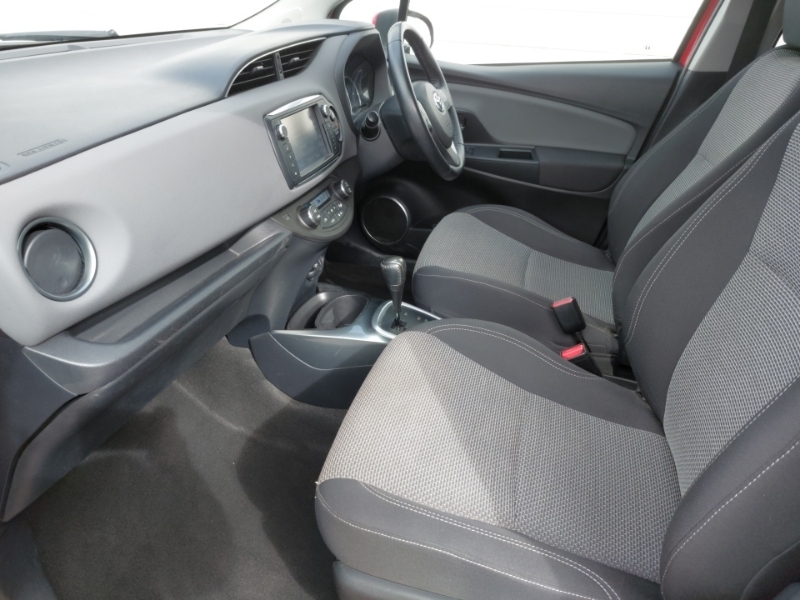 Toyota Yaris 1.5 Hybrid Icon Cvt SD17BKA Red #5