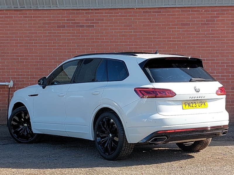 Volkswagen Touareg 3.0 V6 Tdi 4Motion Black Edition Tip FN23UPK White #2