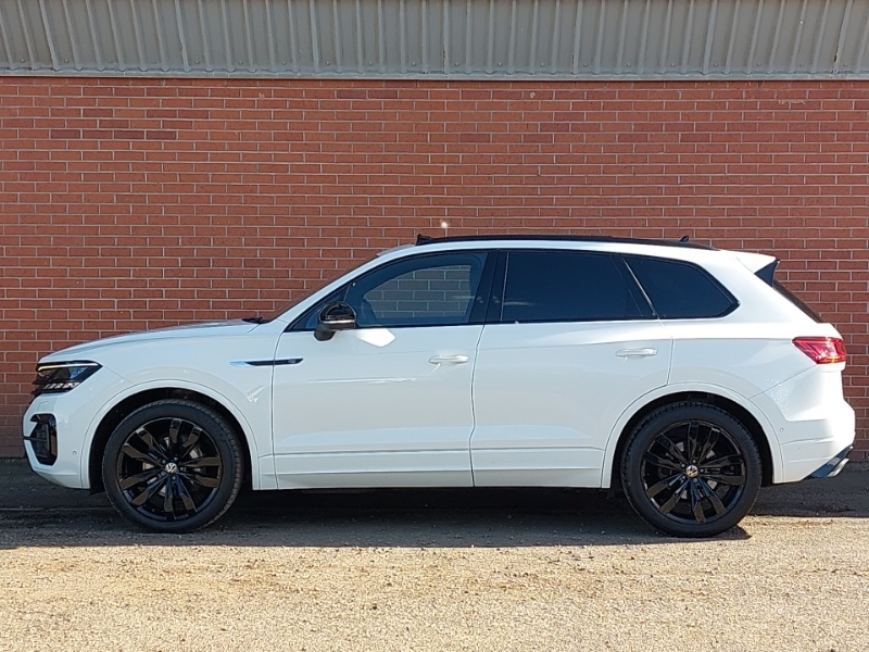 Volkswagen Touareg 3.0 V6 Tdi 4Motion Black Edition Tip FN23UPK White #4