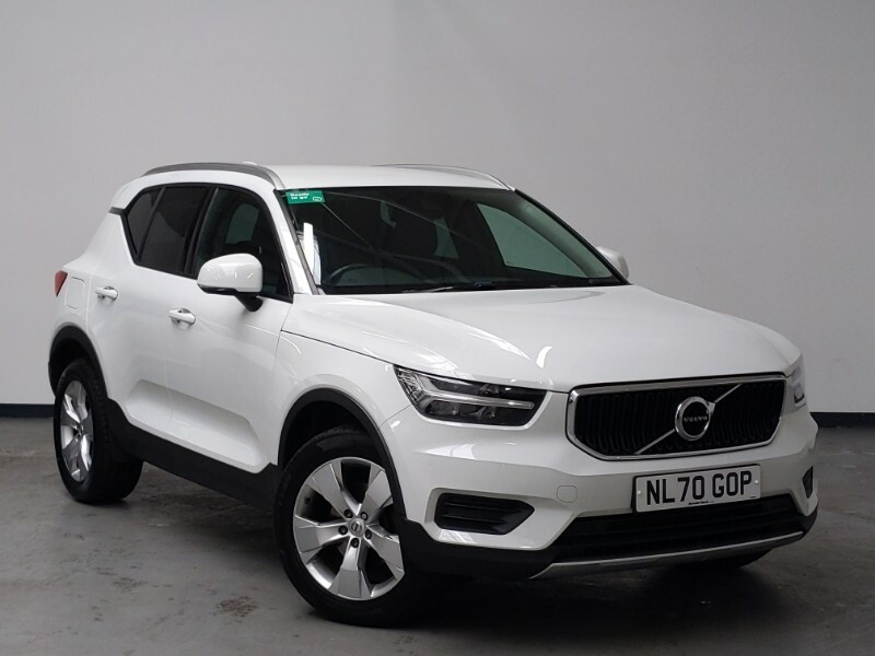 Volvo XC40 1.5 T3 163 Momentum White