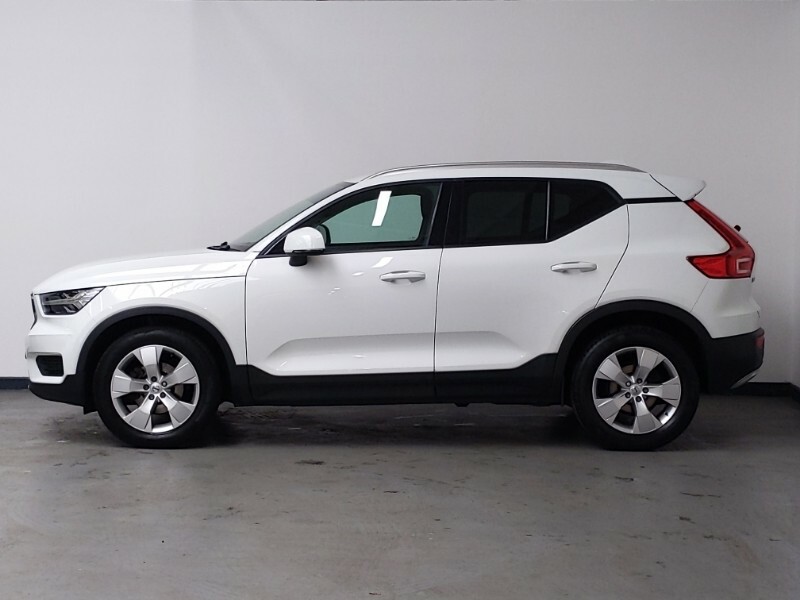 Volvo XC40 1.5 T3 163 Momentum NL70GOP White #4
