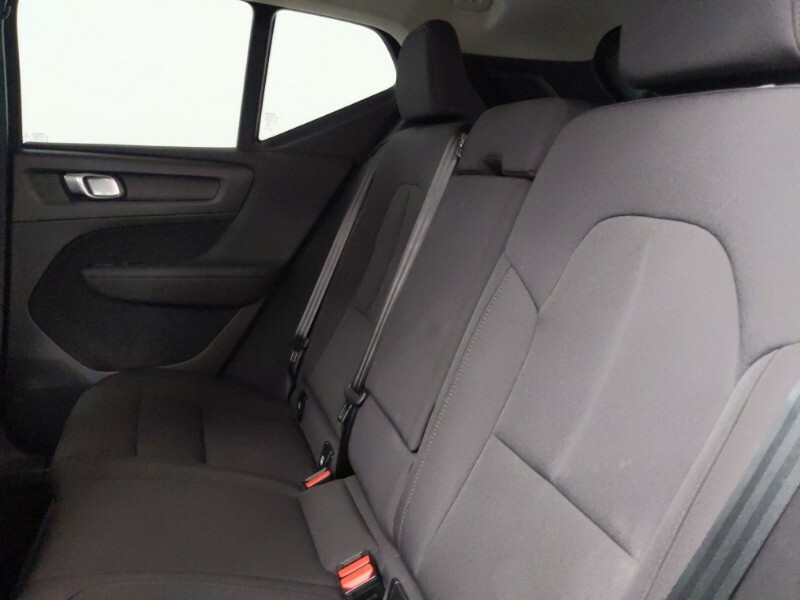 Volvo XC40 1.5 T3 163 Momentum NL70GOP White #6