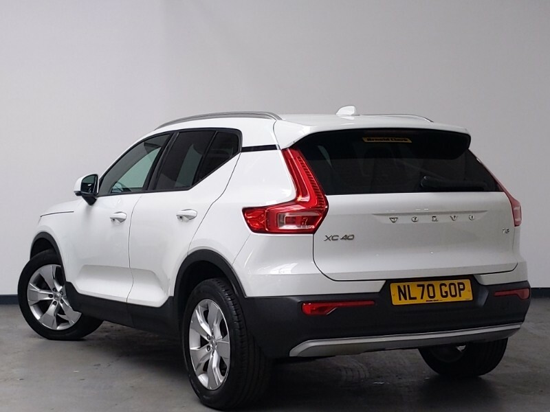 Volvo XC40 1.5 T3 163 Momentum NL70GOP White #2