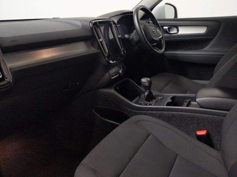 Volvo XC40 1.5 T3 163 Momentum NL70GOP White #5