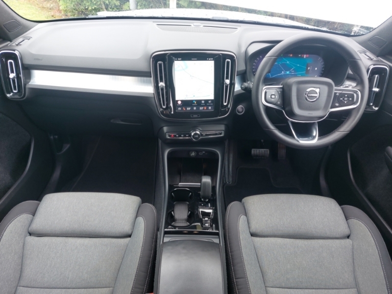 Volvo XC40 2.0 B3p Plus Dark ND23DKF Black #3
