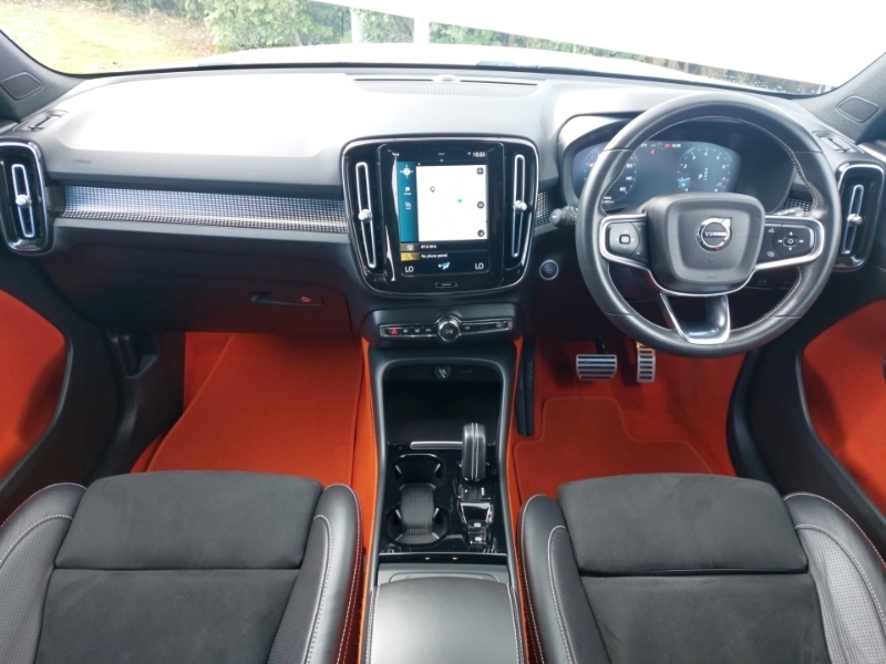 Volvo XC40 1.5 T3 163 R Design Geartronic YY70VTW White #3
