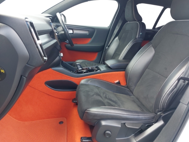 Volvo XC40 1.5 T3 163 R Design Geartronic YY70VTW White #5