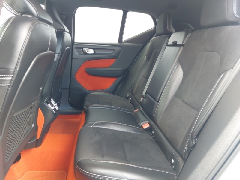 Volvo XC40 1.5 T3 163 R Design Geartronic YY70VTW White #6