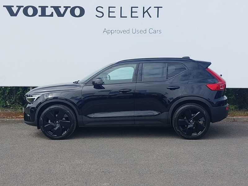 Volvo XC40 2.0 B4p Plus Black Edition SV25VWB Black #4