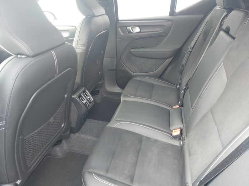 Volvo XC40 2.0 B4p Plus Black Edition SV25VWB Black #6