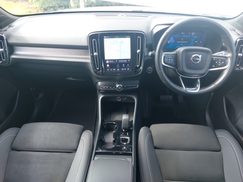 Volvo XC40 2.0 B4p Plus Black Edition SV25VWB Black #3