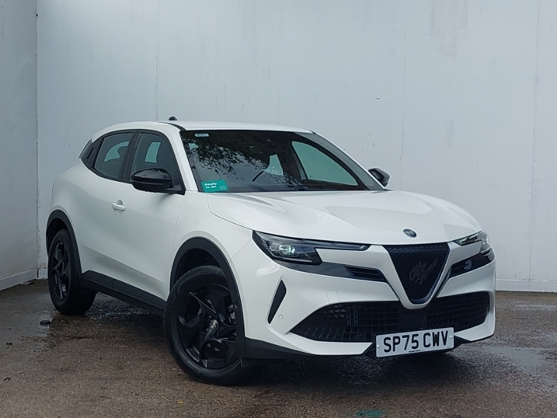 Alfa Romeo Junior 1.2 Turbo Ibrida Technology Pack White