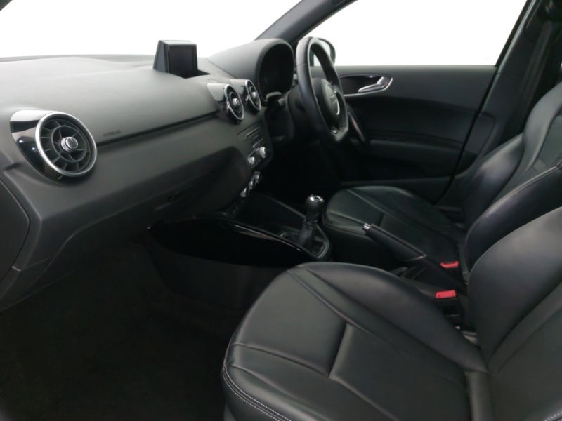 Audi A1 1.6 Tdi Black Edition CU17RJO Black #5