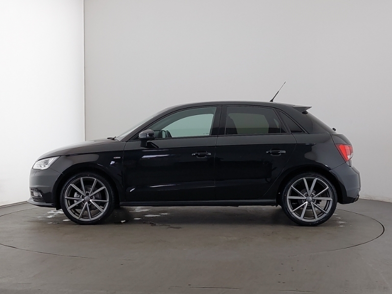 Audi A1 1.6 Tdi Black Edition CU17RJO Black #4