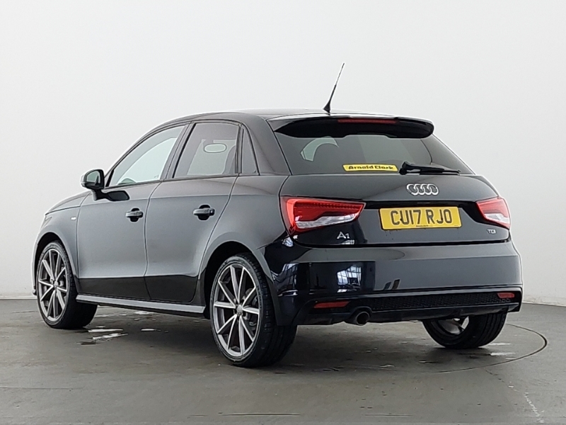 Audi A1 1.6 Tdi Black Edition CU17RJO Black #2