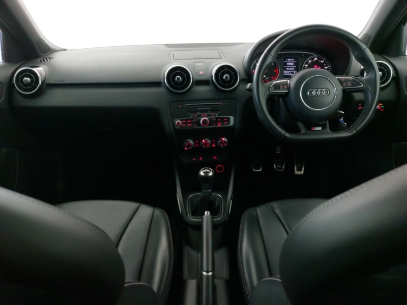 Audi A1 1.6 Tdi Black Edition CU17RJO Black #3