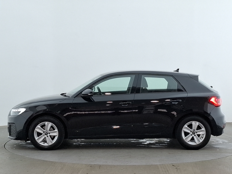 Audi A1 25 Tfsi Technik RE23ORF Black #4