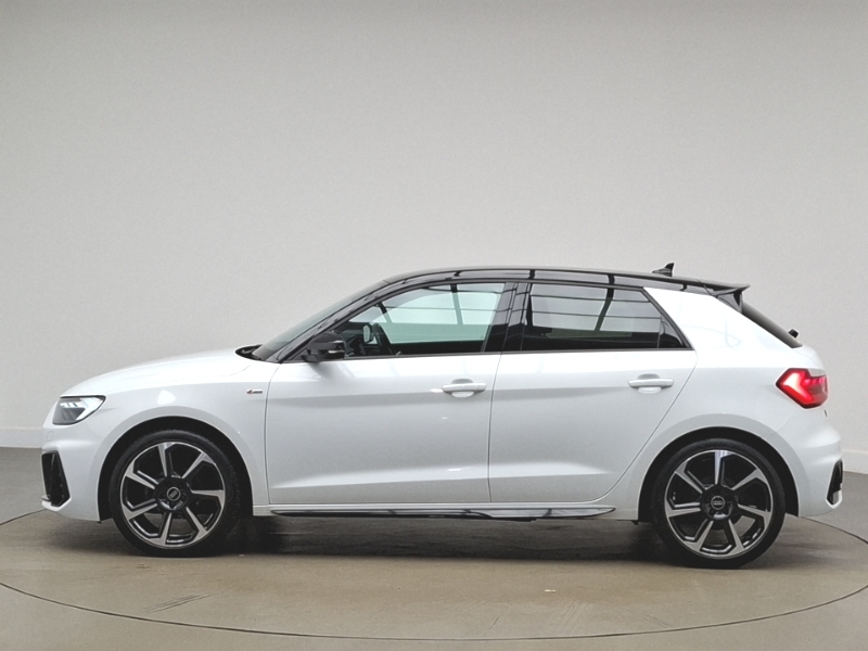 Audi A1 25 Tfsi Black Edition SJ73NVR White #4
