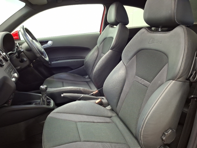 Audi A1 1.6 Tdi S Line Red #5