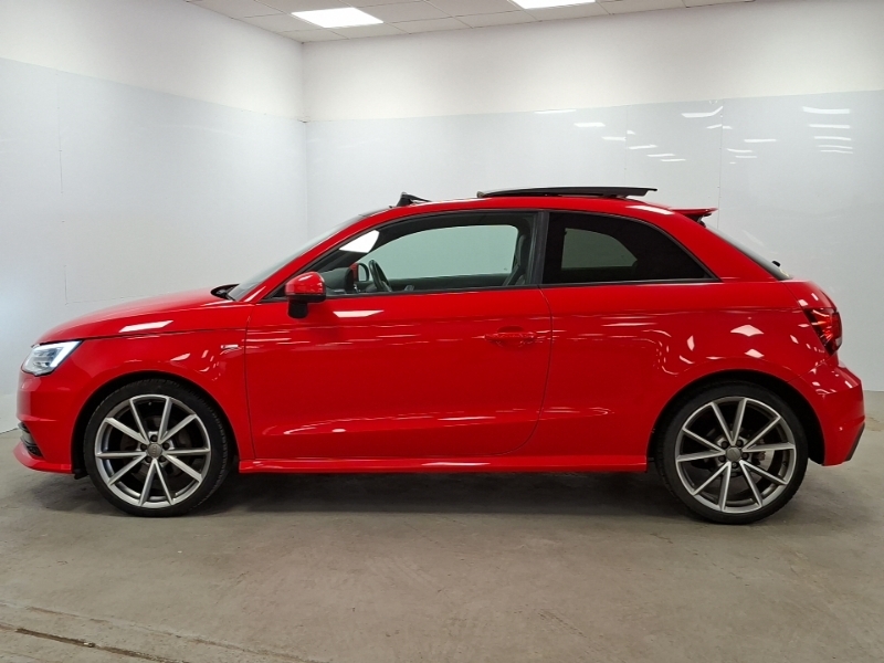 Audi A1 1.6 Tdi S Line Red #4