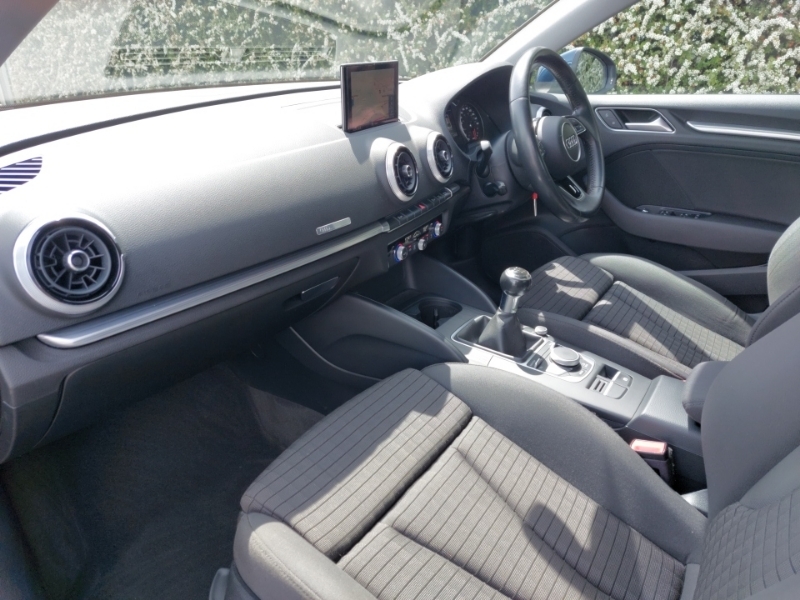 Audi A3 1.6 Tdi 116 Sport YY67EVU Blue #5