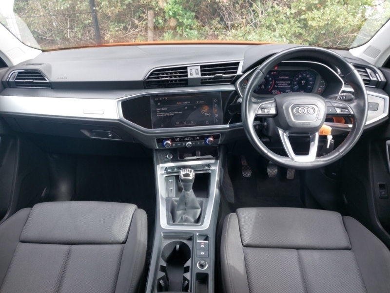 Audi Q3 35 Tfsi Sport DE69ZZL Orange #3