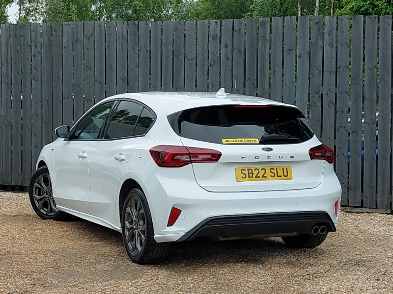 Ford Focus 1.0 Ecoboost Hybrid Mhev 155 St-line SB22SLU White #2