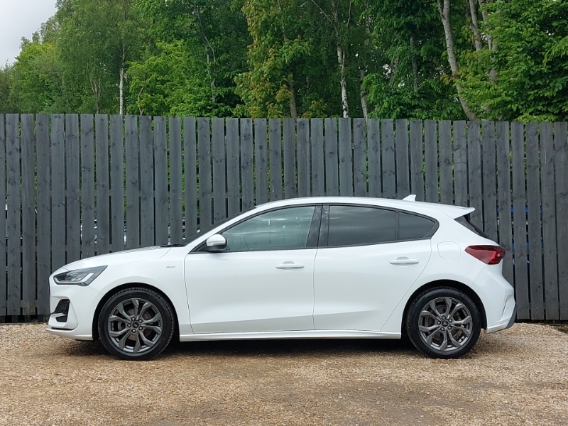 Ford Focus 1.0 Ecoboost Hybrid Mhev 155 St-line SB22SLU White #4