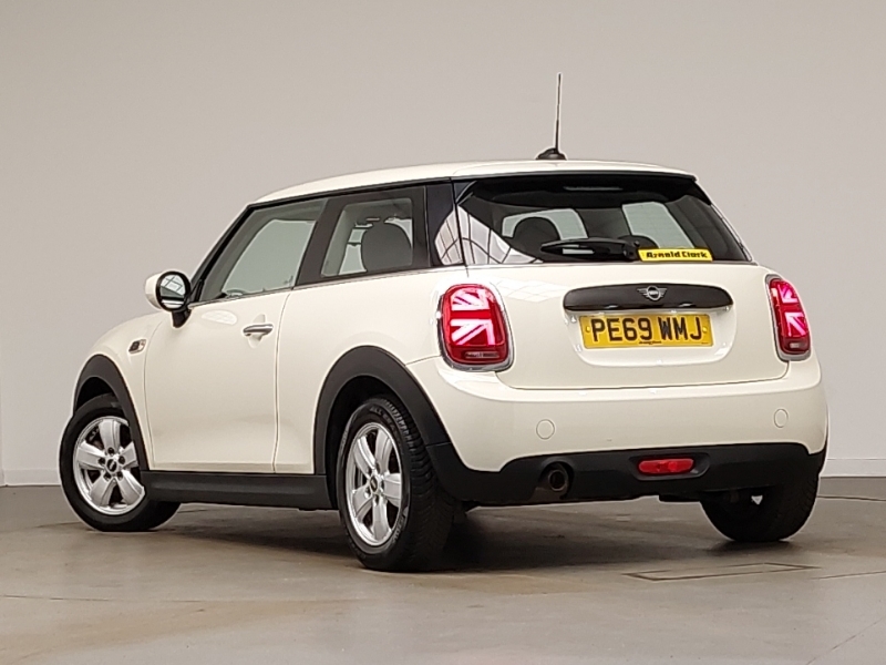 Mini Hatch 1.5 One Classic II PE69WMJ White #2