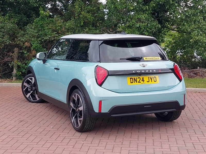 Mini Hatch 2.0 S Exclusive DN24JYO Green #2
