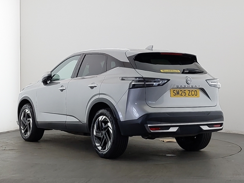 Nissan Qashqai 1.3 Dig-t Mh N-connecta Glass Roof SM25ZCO Silver #2