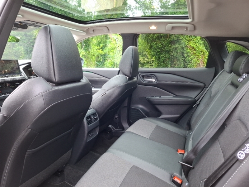 Nissan Qashqai 1.3 Dig-t Mh N-connecta Glass Roof SM25YVD Silver #6