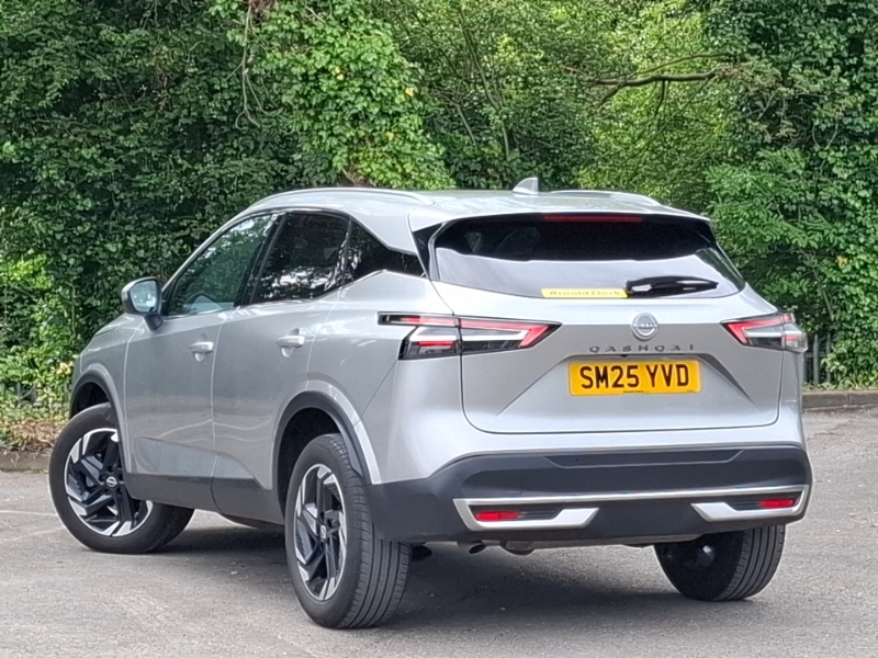 Nissan Qashqai 1.3 Dig-t Mh N-connecta Glass Roof SM25YVD Silver #2