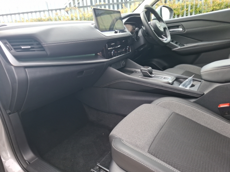 Nissan Qashqai 1.3 Dig-t Mh 158 N-connecta Xtronic FT74BJU Silver #5