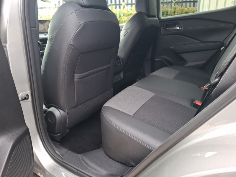 Nissan Qashqai 1.3 Dig-t Mh 158 N-connecta Xtronic FT74BJU Silver #6