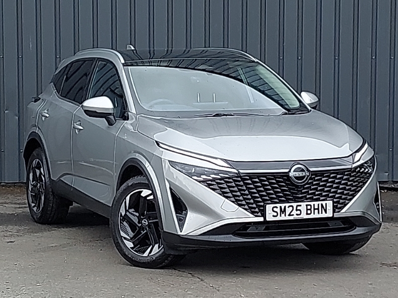 Nissan Qashqai 1.3 Dig-t Mh N-connecta Glass Roof Silver