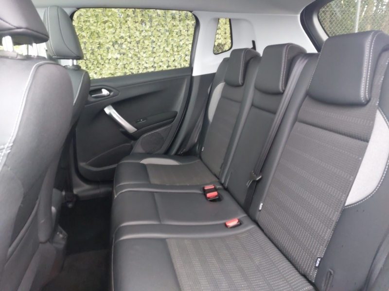 Peugeot 2008 1.2 Puretech 110 Allure Premium Eat6 SO19VLV Grey #6
