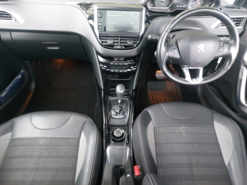 Peugeot 2008 1.2 Puretech 110 Allure Premium Eat6 SO19VLV Grey #3