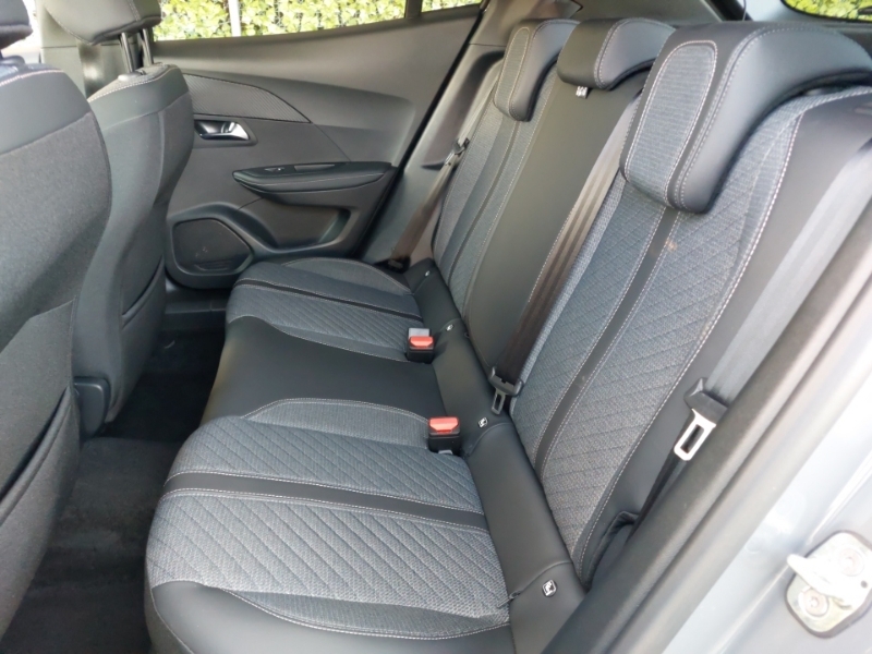 Peugeot 2008 1.2 Puretech 130 Allure Eat8 EJ25GKK Grey #6