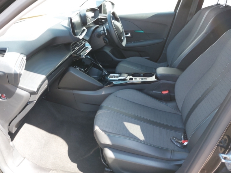 Peugeot 208 1.2 Puretech 130 Allure Premium Eat8 KW23GYH Black #5