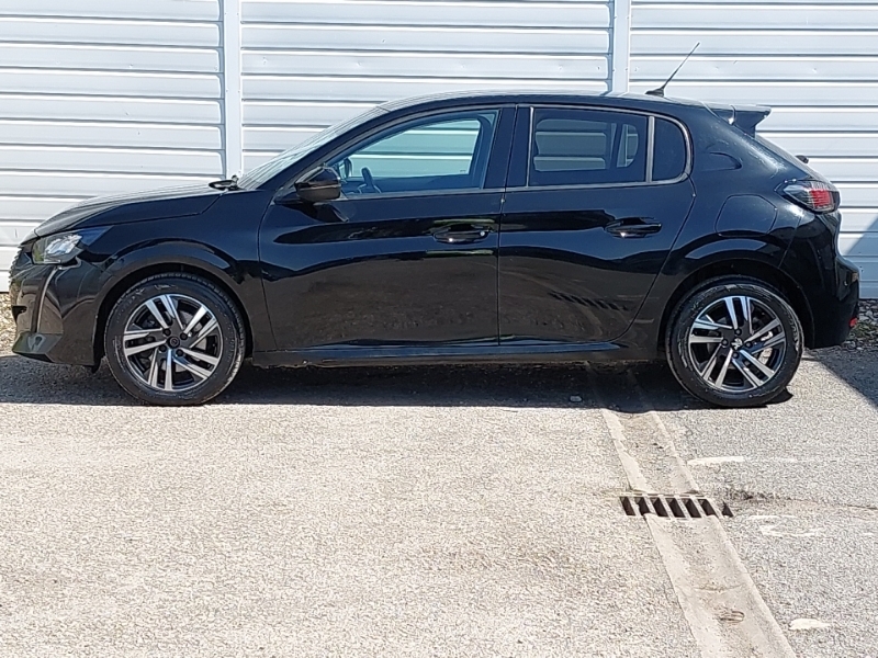 Peugeot 208 1.2 Puretech 130 Allure Premium Eat8 KW23GYH Black #4