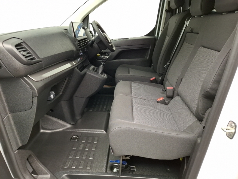 Peugeot Expert 2.0 Bluehdi 145 Asphalt Van SA26LZJ White #5