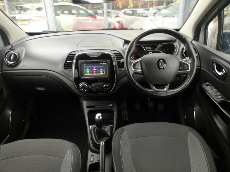 Renault Captur 0.9 Tce 90 Dynamique S Nav SB17HFV Silver #2