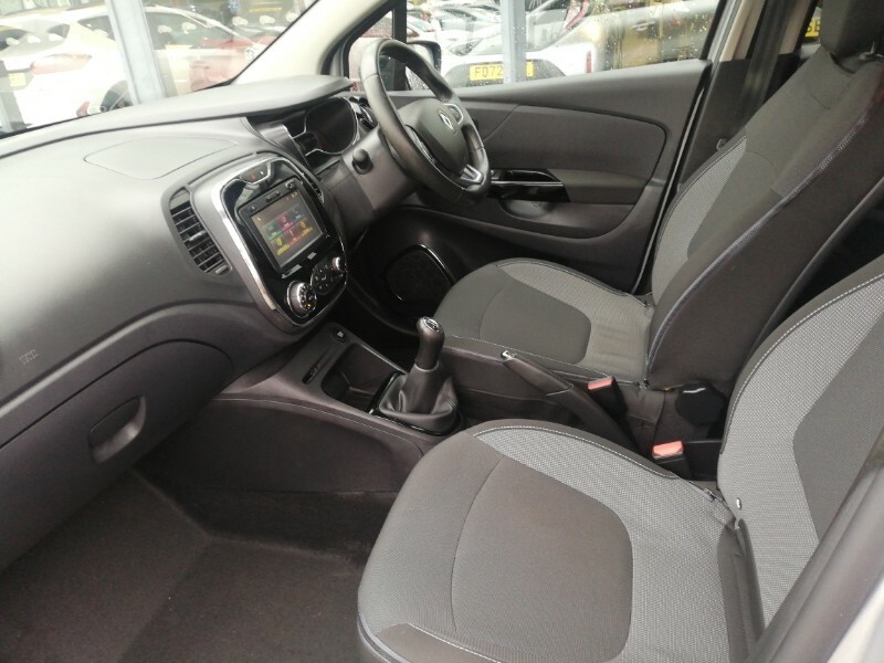 Renault Captur 0.9 Tce 90 Dynamique S Nav SB17HFV Silver #4