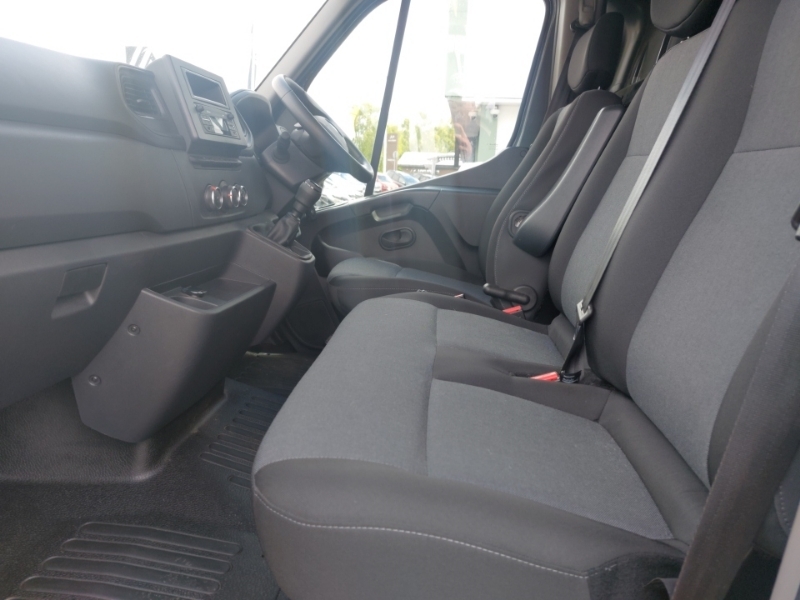 Renault Master Mm35 Blue Dci 135 Start Medium Roof Van SA73EYV Grey #5