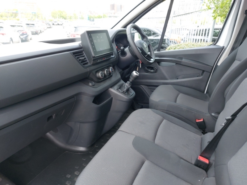 Renault Trafic Ll30 Blue Dci 130 Advance Safety Van SC24LAE White #5